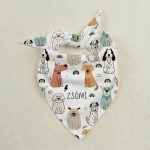 Kutyás mintás kutyakendő névvel – cuki kutyusos kendő