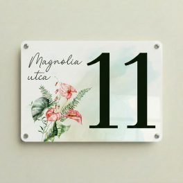 Elegáns virágmintás egyedi házszámtábla, fekvő kivitelben